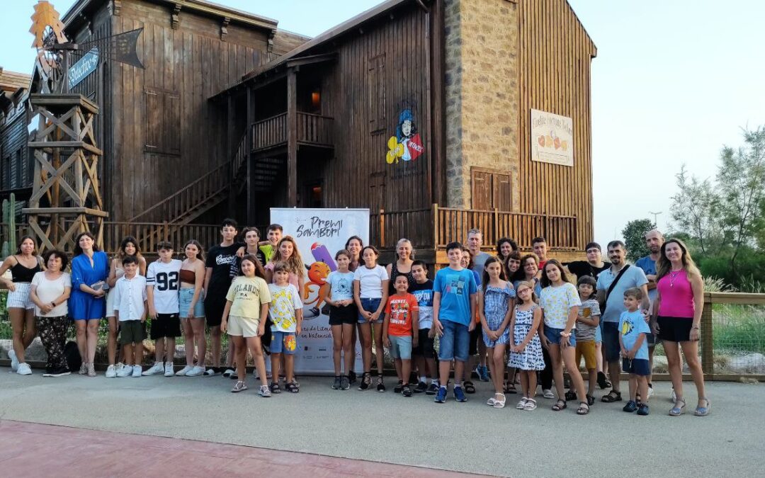 L’alumnat guardonat en el Premi Sambori gaudeix del viatge a Port Aventura